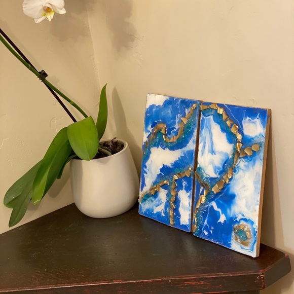 Geode resin wall art in wood & energetic crystals for attracting positive energy - Picture 6 of 16